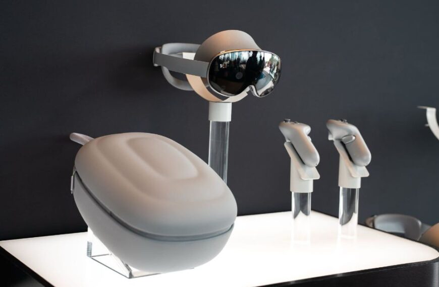 Samsung Galaxy XR Headset Launches to Rival Apple Vision Pro at $1,799